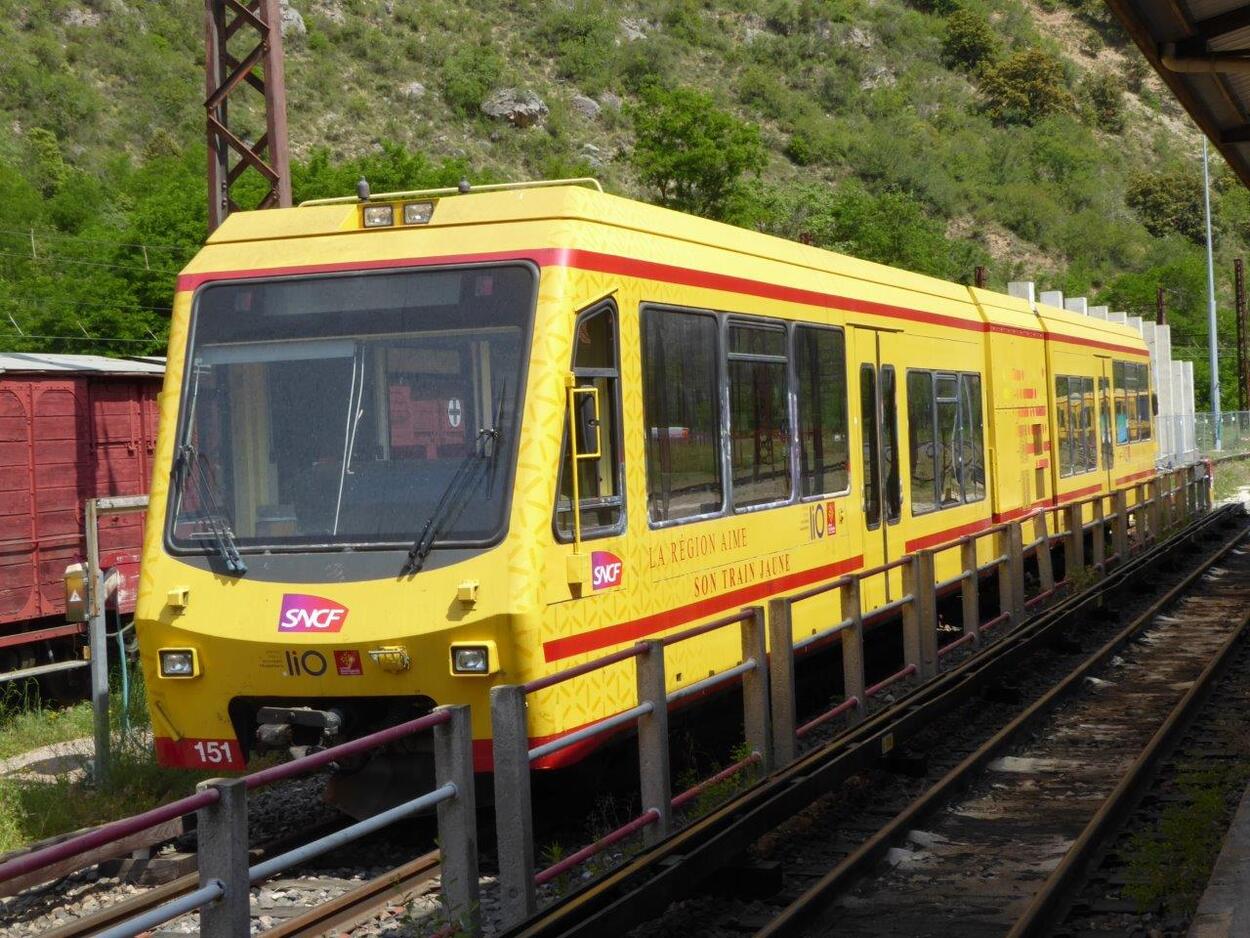 Der "gelbe Zug" der SNCF - Meterspur in den Pyrenäen