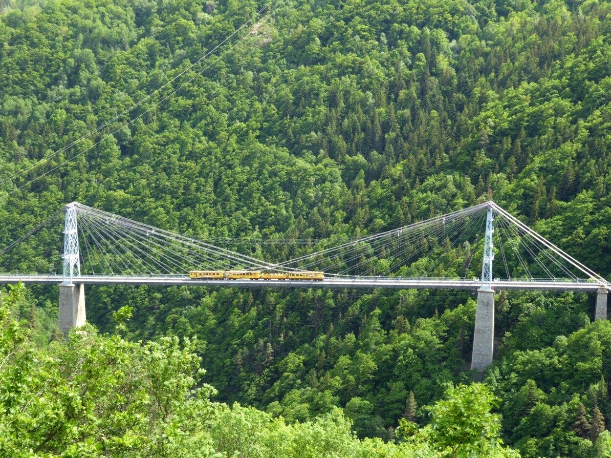 Der "gelbe Zug" der SNCF - Meterspur in den Pyrenäen