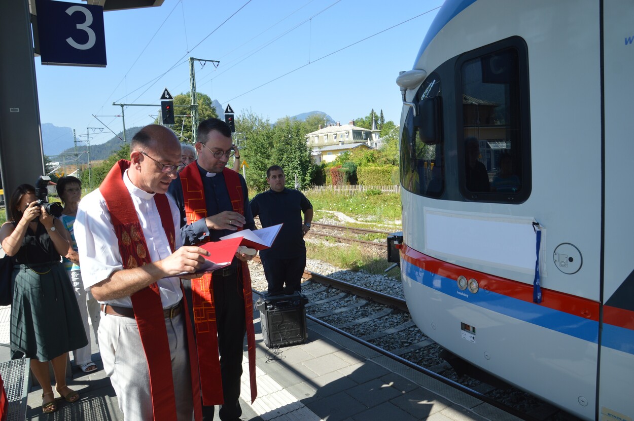 Fahrzeugsegnung der Bayerischen RegioBahn im Bahnhof Bad Reichenhall