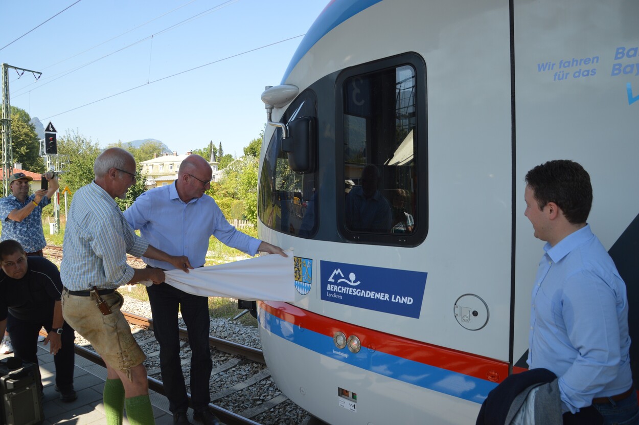 Fahrzeugsegnung der Bayerischen RegioBahn im Bahnhof Bad Reichenhall