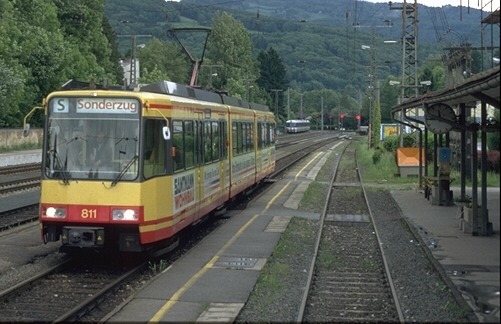 AVG-Zweisystem-Triebwagen 809 zu Besuch in Salzburg