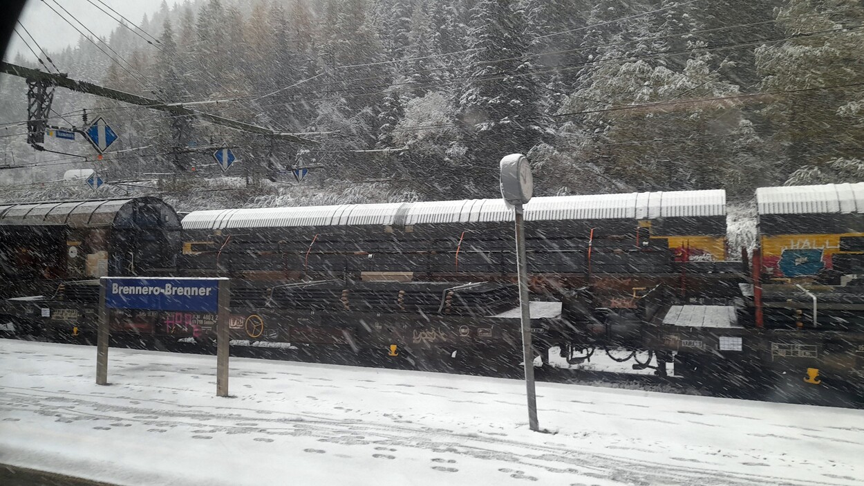 Bahnhof Brenner: Erster Schneefall der Saison