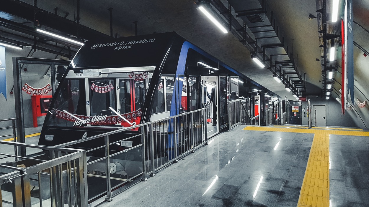 Urbane Standseilbahn in Istanbul eröffnet