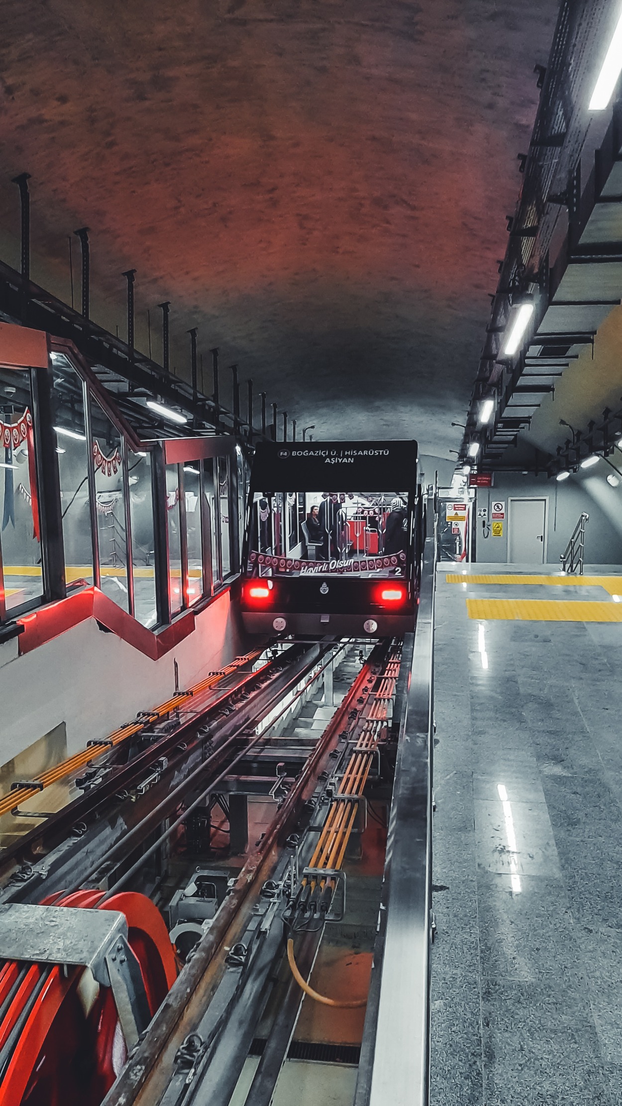 Urbane Standseilbahn in Istanbul eröffnet