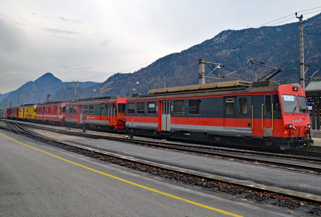 Appenzellerbahn-Elektro-Triebwagen in Jenbach Bahnsteig 1