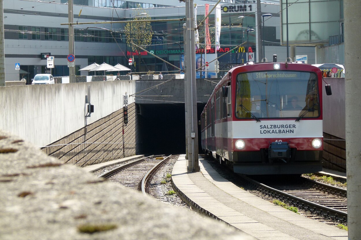 Der Salzburger Lokalbahnhof, seit 1999 in Tieflage