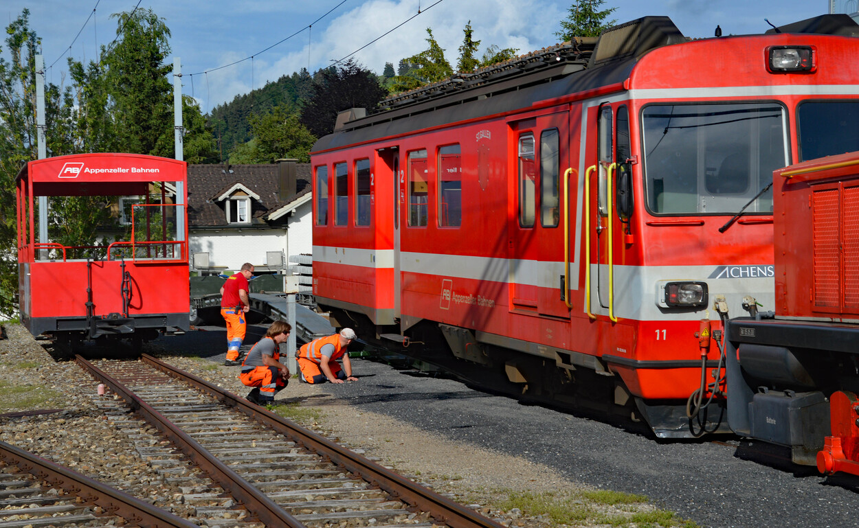Transport der Appenzellerbahn-Triebwagen zur Achenseebahn