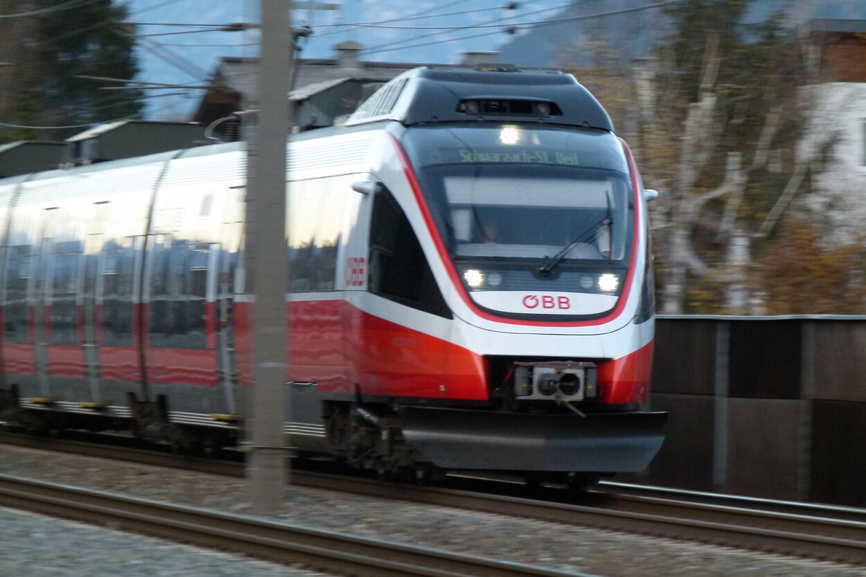 An der Salzburg-Tiroler-Bahn in Zell am See / Tischlerhäusl