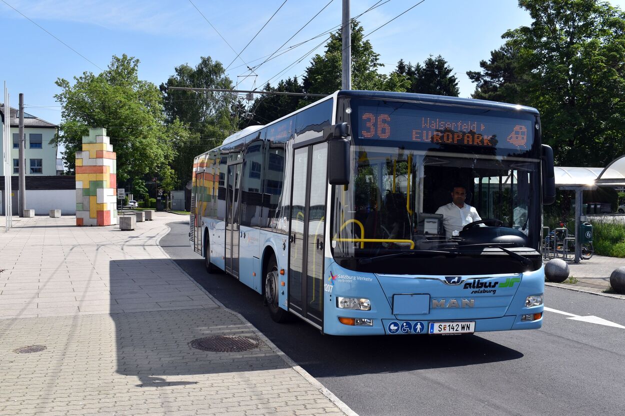 Haltestelle Wals Walserfeld Schule