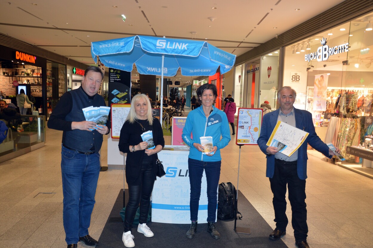 2023-03-31: S-LINK Informationsstand im Forum1