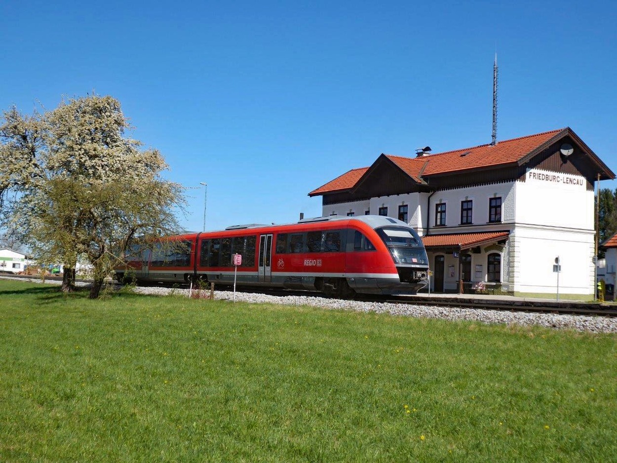 Dieseltriebwagen DB-Reihe 642 auf der Mattigtalbahn