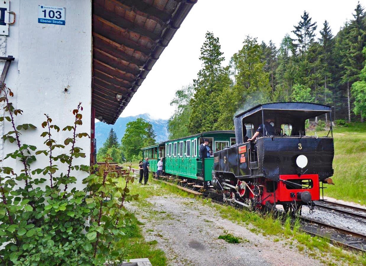 Achenseebahn grüne Personenwagen