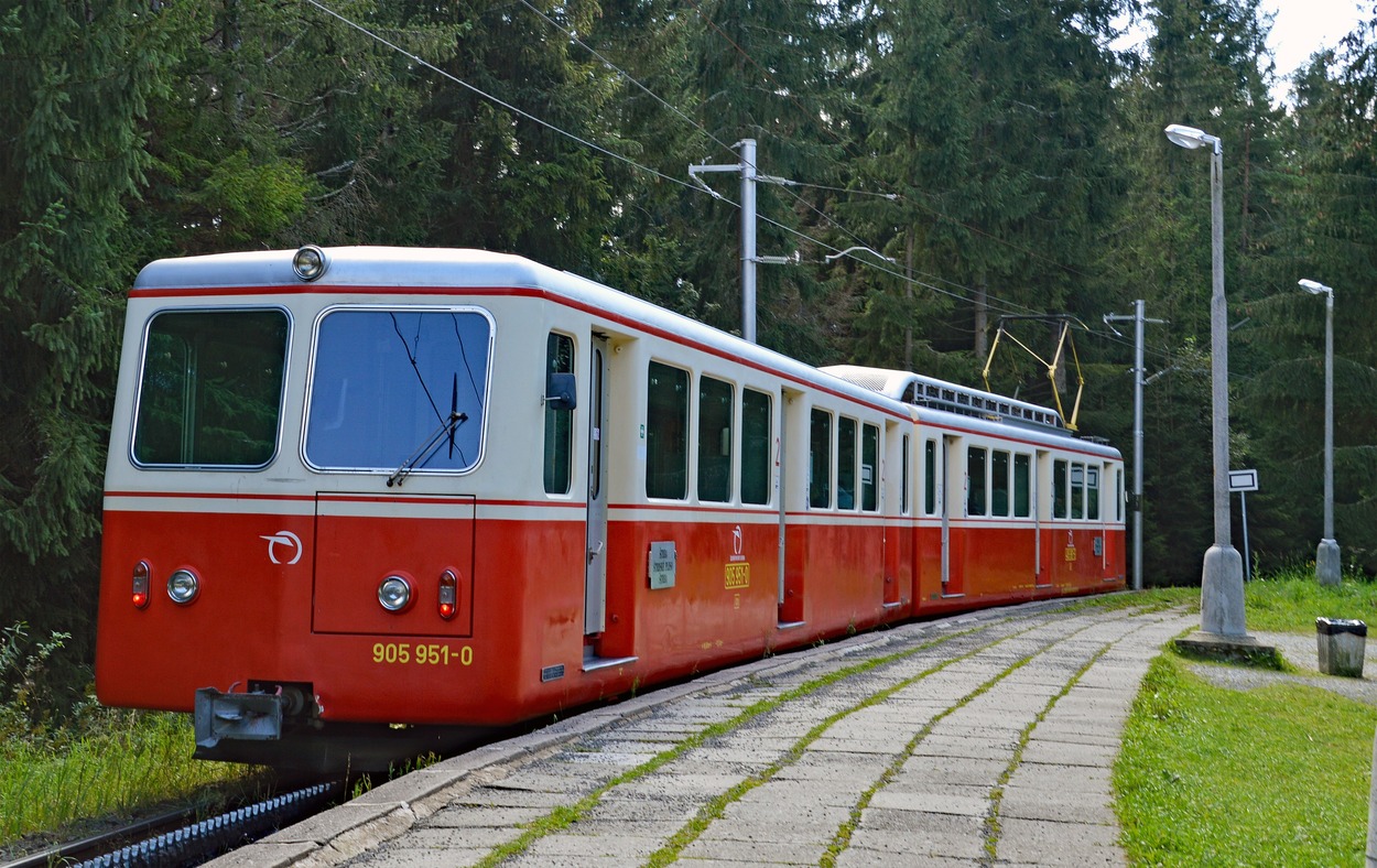 Zahnradbahn Štrba - Štrbské Pleso in der Hohen Tatra