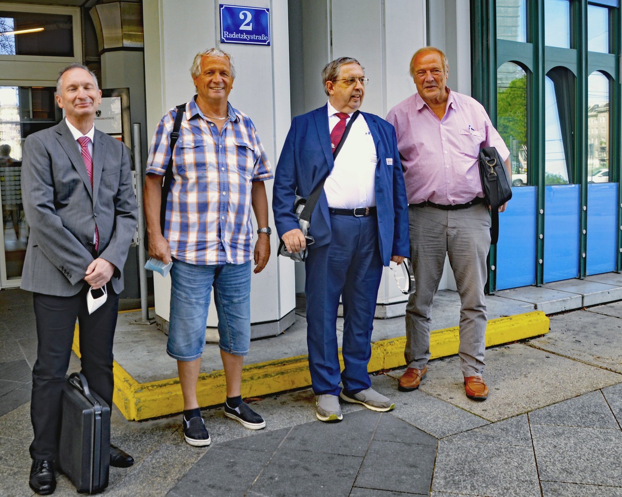 Besuch der Verkehrsinitiativen-Vereine im Österreichischen Verkehrsministerium Wien Radetzkystraße 2