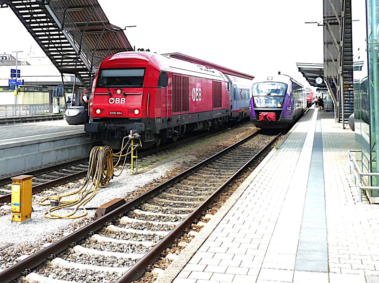 Verspätete EC-Züge und neue Wasserstoffzüge: Ein Bahnausflug entlang der Strecke Mühldorf–Töging