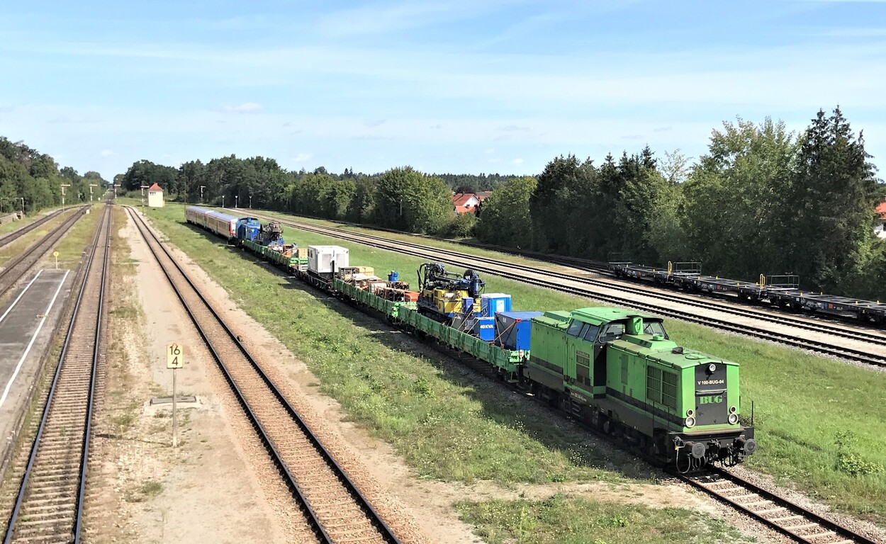 Bauzug zur Bodenerkundung entlang der ABS38