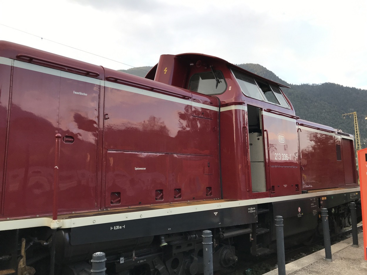 Dieselgewitter am Bahnhof Bad Reichenhall - V100 und BR218 im Bauzugeinsatz