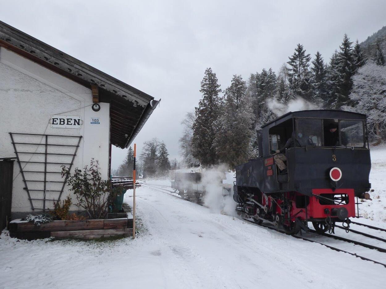 Achenseebahn Lok 3 mit Dienstgüterzug im Winter