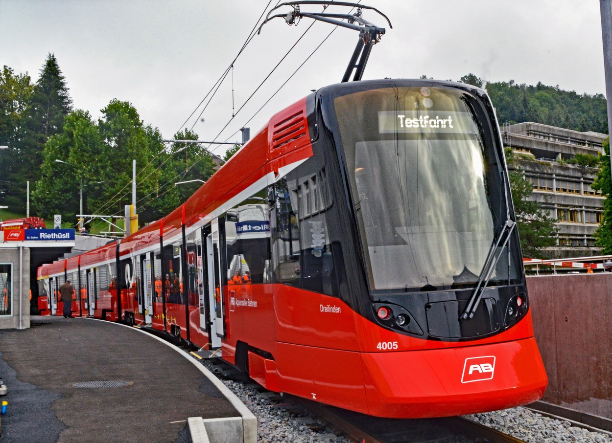 Appenzellerbahnen neue Triebwagen "Tango" auf grundlegend erneuerter Strecke St.Gallen - Appenzell 