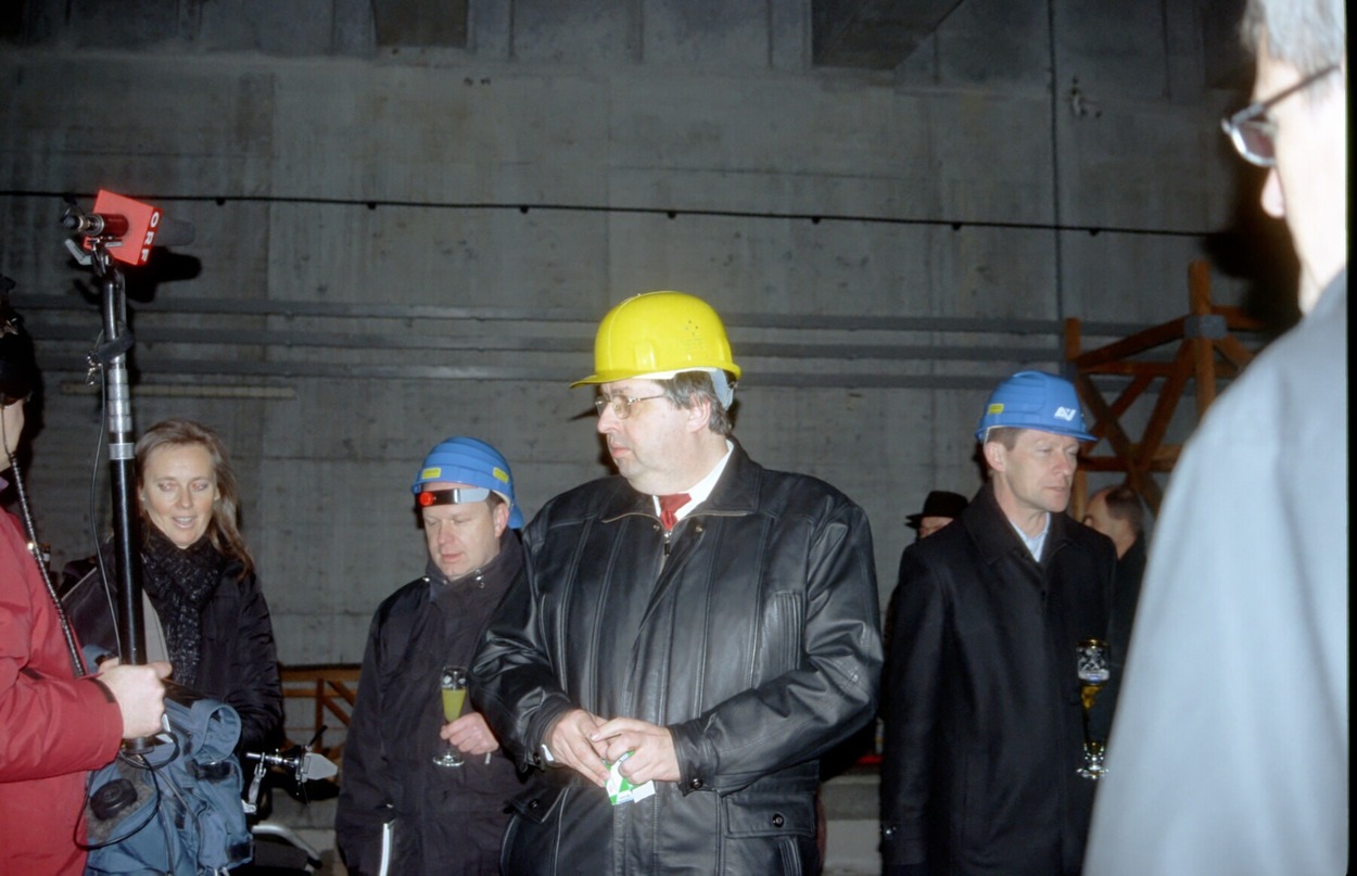 Symbolischer Tunnelanschlag Lokalbahnhof - Mirabellplatz