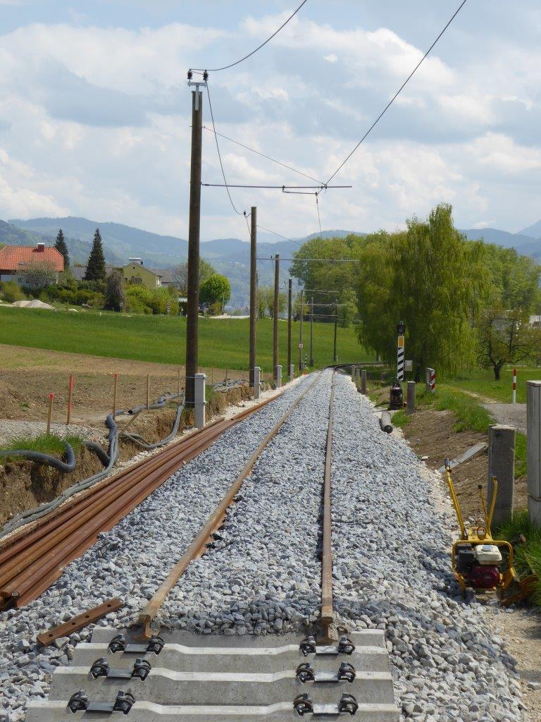 Lokalbahn Vöcklamarkt - Attersee; umfangreiche Infrastruktur Investitionen