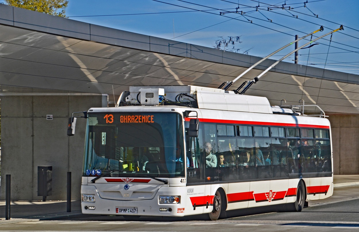 Obus/Trolleybus in Pardubice/Pardubitz am Hauptbahnhof